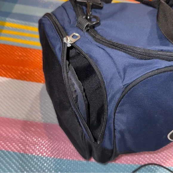 Nike Medium Size Navy Blue Black Duffel Bag with Logo - Picture 8 of 11